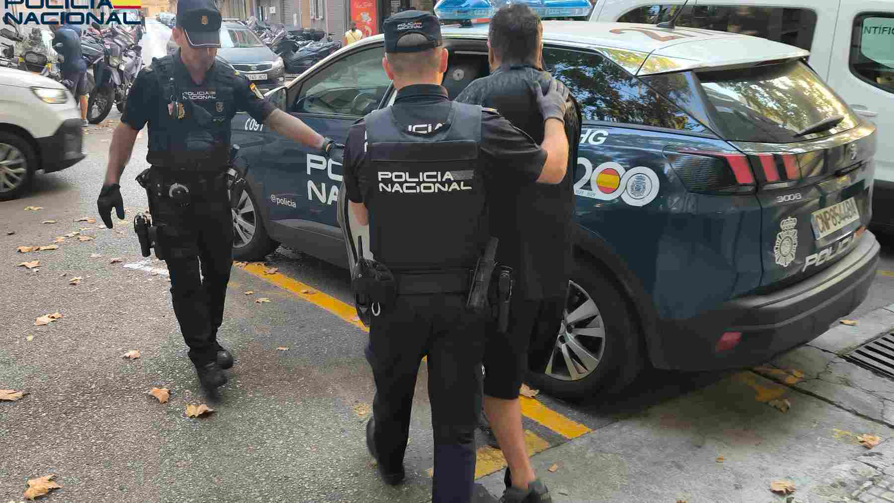 Dos detenidos por intentar matar a tiros dos veces al mismo hombre en el barrio de Son Gotleu