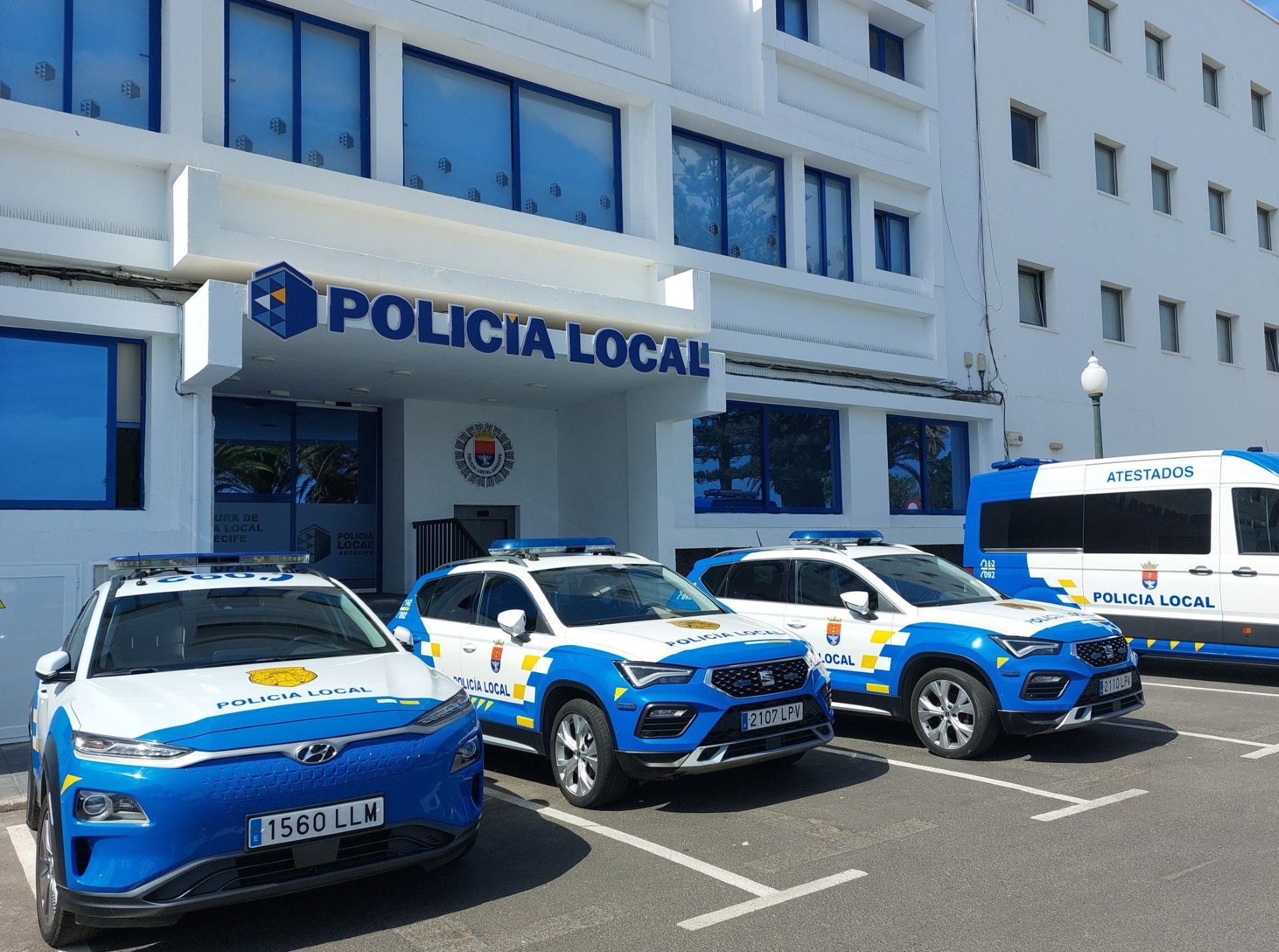 Detenido por conducir sin permiso estando en busca y captura por la justicia