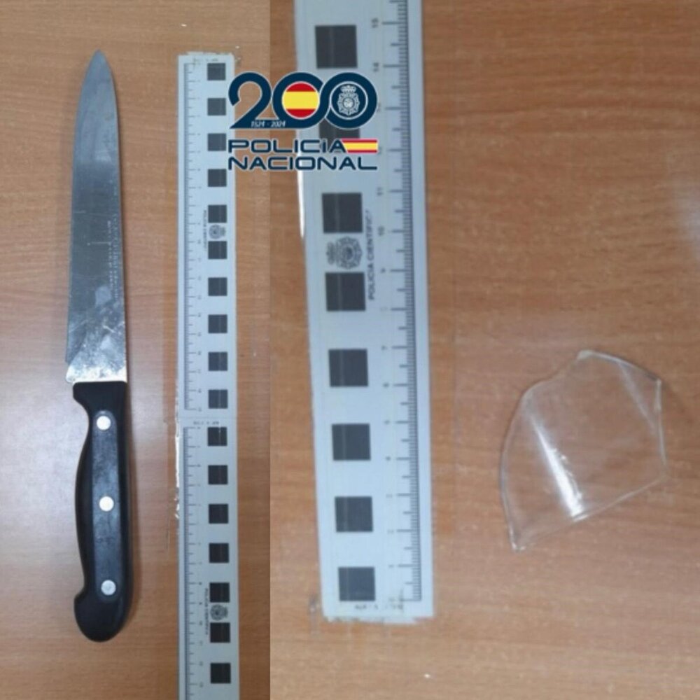 Dos compañeros de piso terminan a cuchilladas en Pajarillos