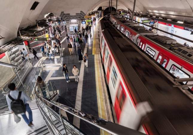 Dos multirreincidentes agreden a un agente de la Guàrdia Urbana en el metro de Barcelona