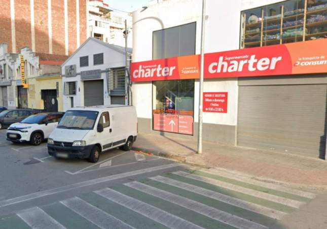 Hallan cadáver en avanzado estado de descomposición en un coche en Badalona