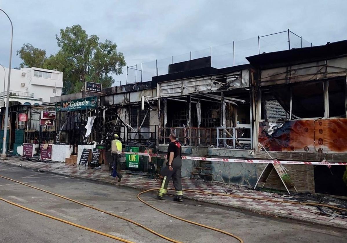 <p><strong>Incendio Devastador en Torremolinos Afecta a Ocho Establecimientos, Pero No Hay Heridos</strong></p>