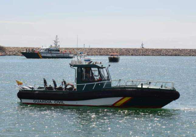 La Guardia Civil rescata a turista a la deriva en Badalona tras caer de una moto de agua