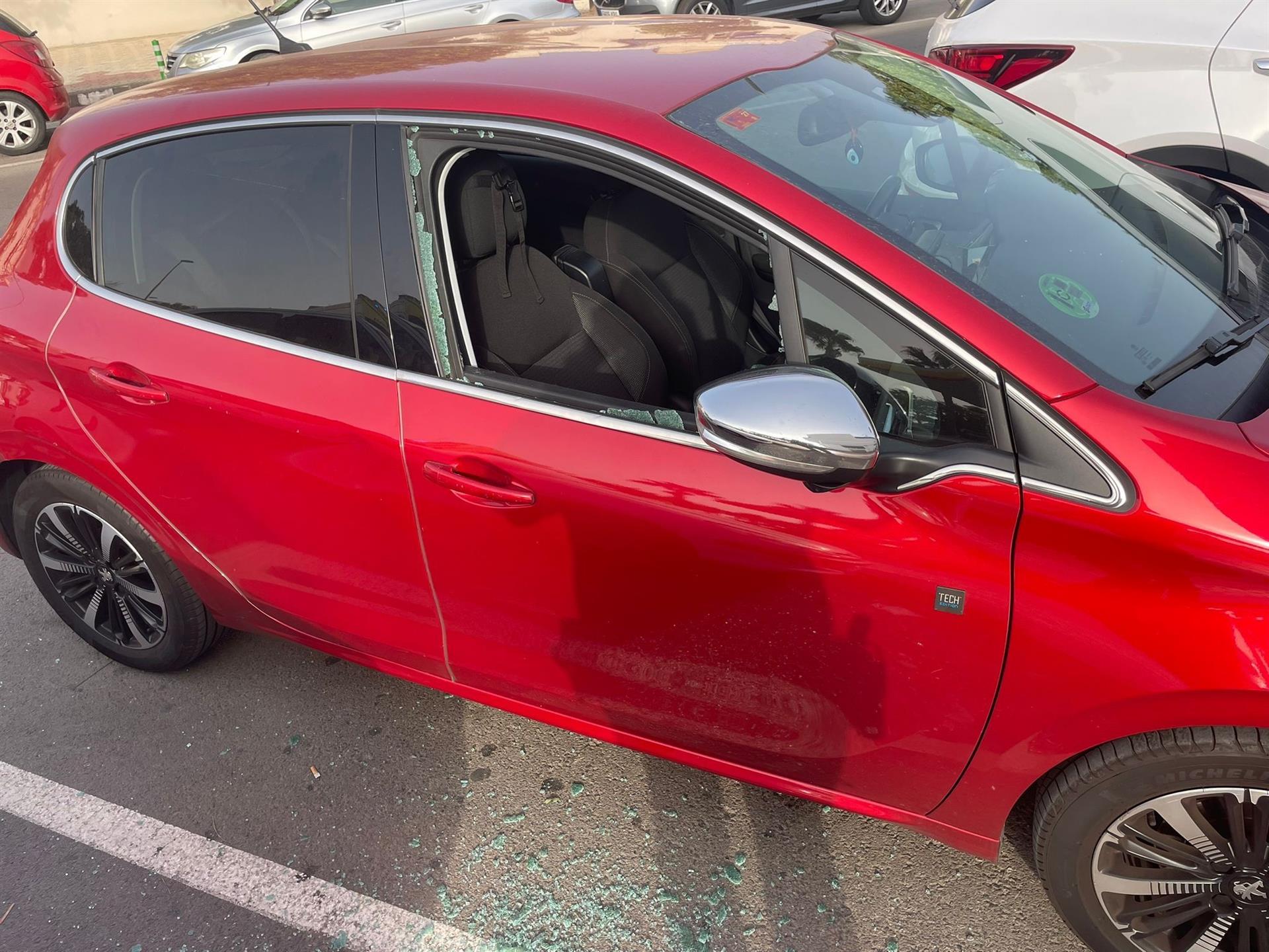 Un niño de 2 años, en estado crítico tras ser encerrado en un coche en Cabo de Palos