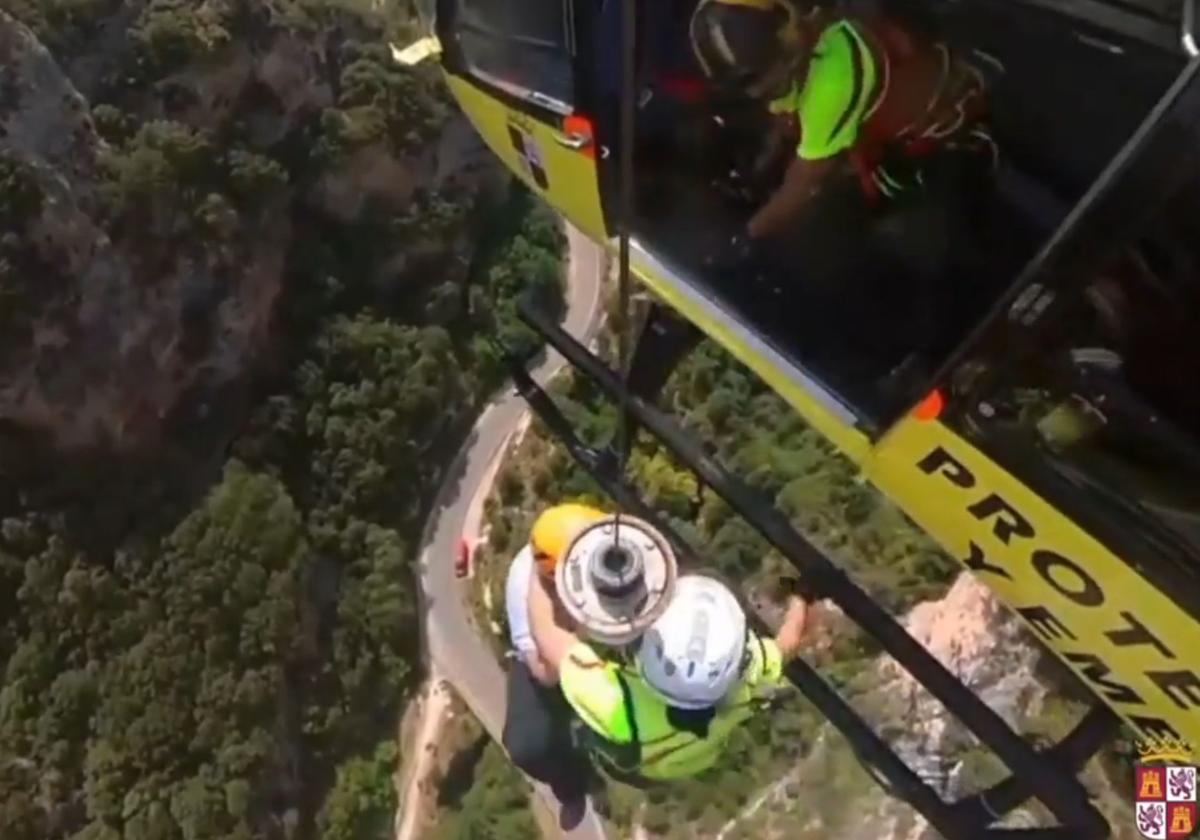 Rescatados dos escaladores en vía Ferrata de Frías gracias a la rápida intervención de los equipos de salvamento