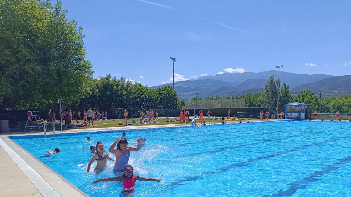 Restringen el baño en la piscina municipal de la Seu d’Urgell por presencia de excremento en el agua