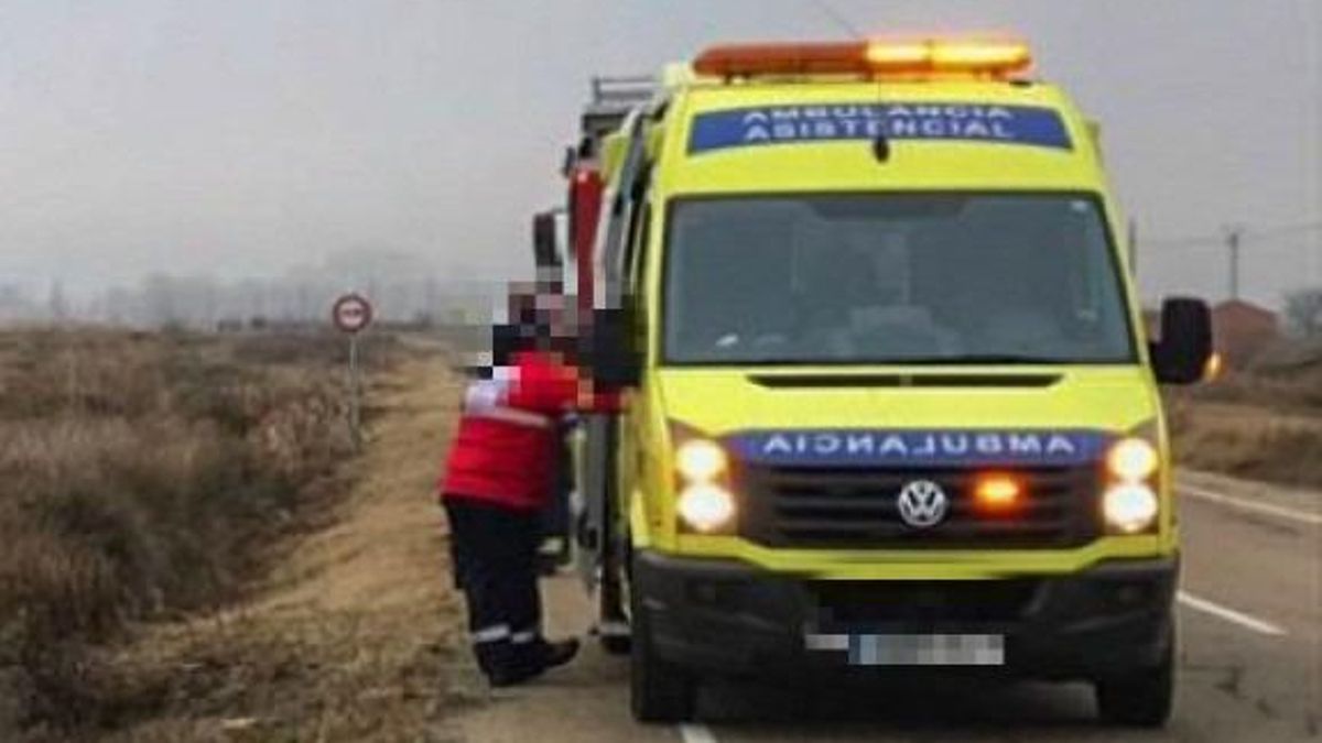 Cuatro heridos tras colisión de dos turismos en Sahagún, León