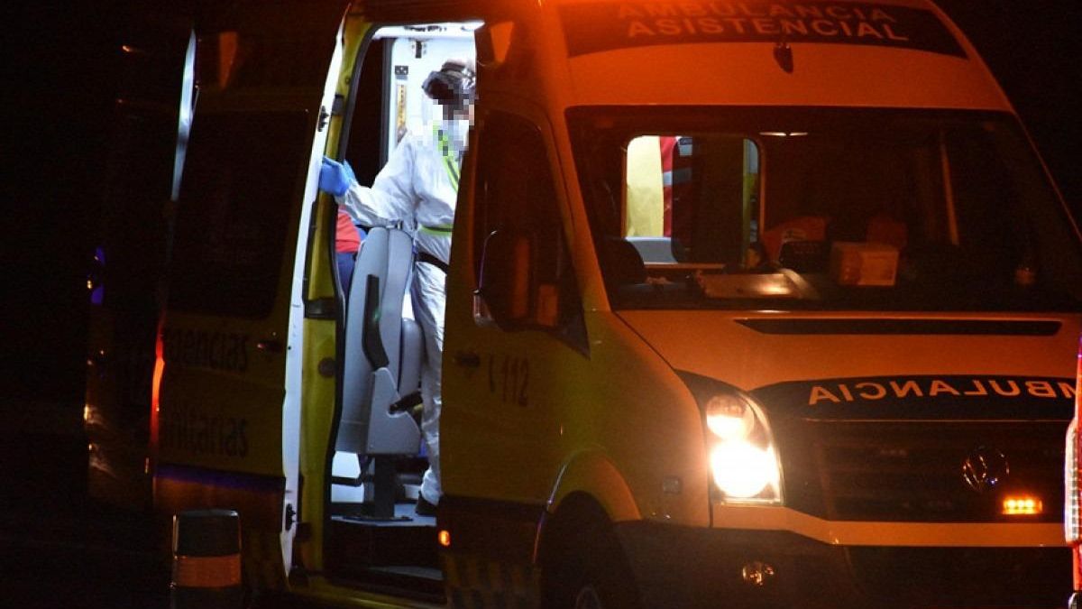 Mujer resulta herida tras volcarse su coche en la carretera LE-110 en A Coruña