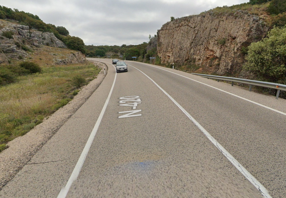 Trágico accidente en Fuentes: dos muertos y un herido tras salirse un vehículo de la vía en la N420