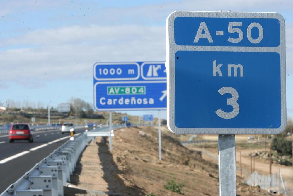 Fallece un varón en el choque de dos turismos en la A-50