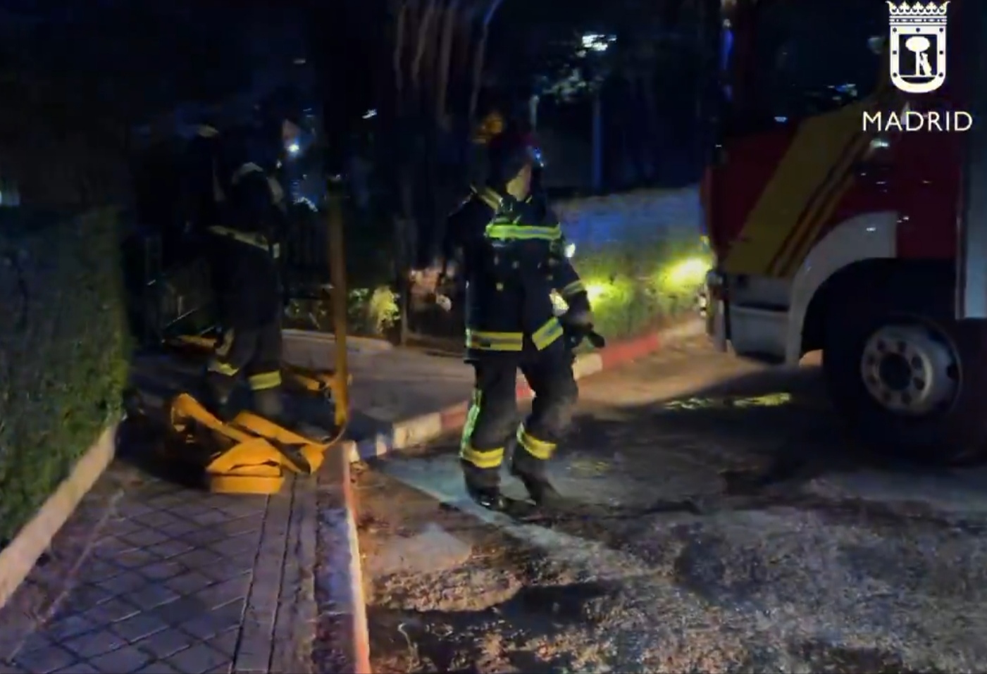 Muere un hombre en el incendio de su vivienda en Madrid donde acumulaba enseres