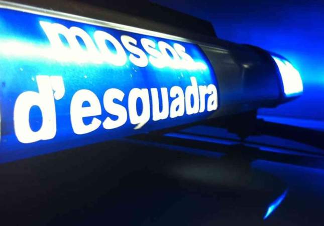 Violento robo en bar de Mollet del Vallès: Agresor armado se lleva 3.000 euros