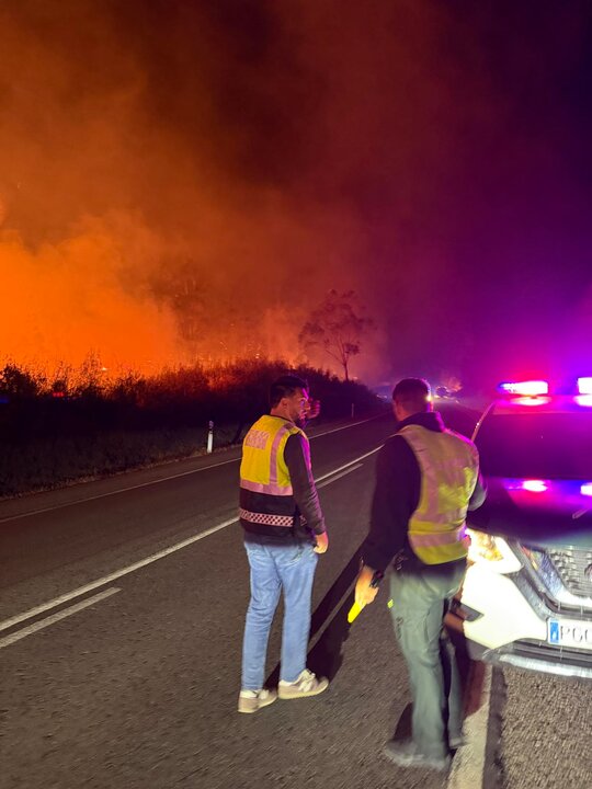 Guardia Civil en la zona del incendio. Fuente: Ayto. Higuera de la Sierra