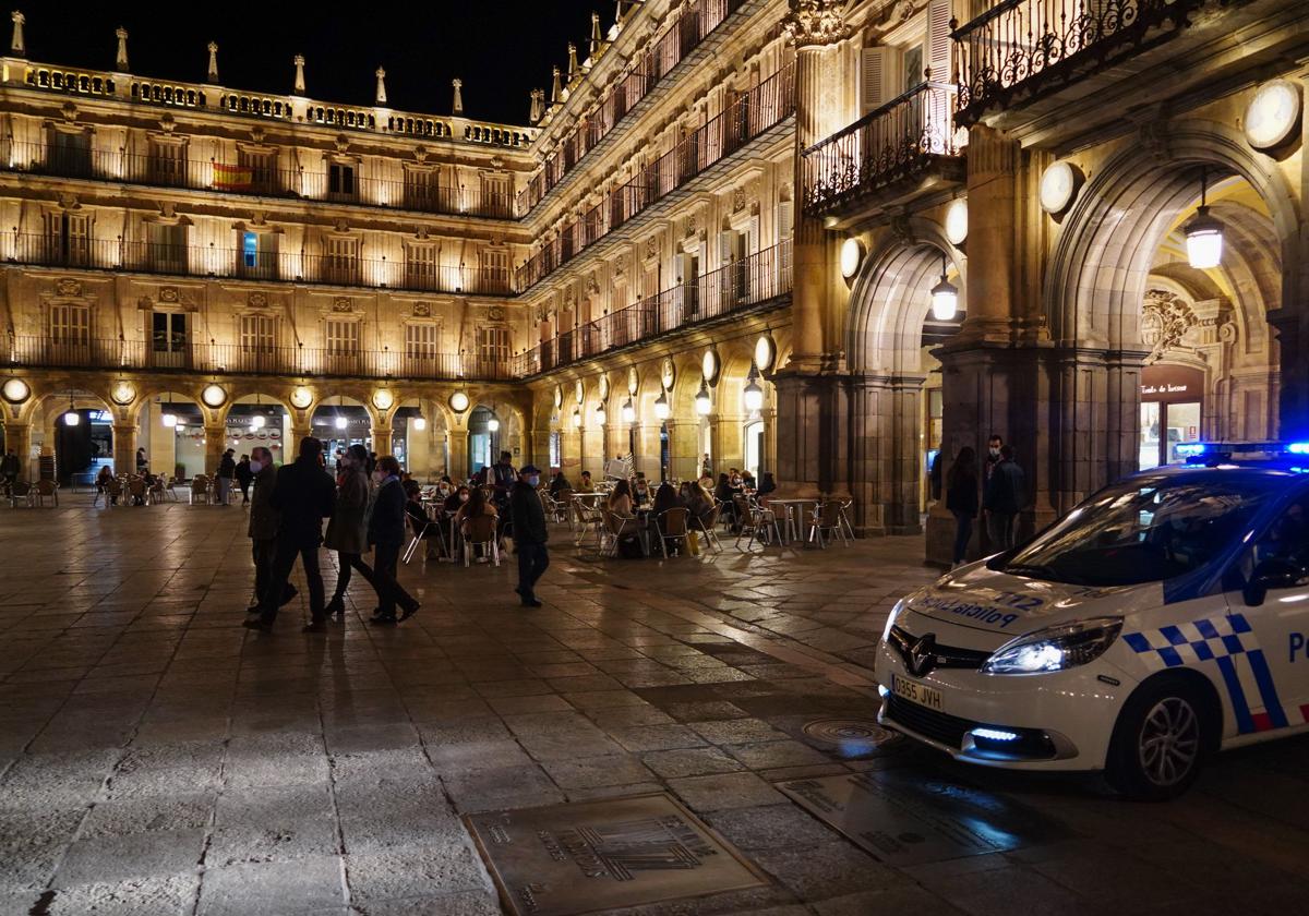 Una reyerta de madrugada en el centro de Salamanca se salda con un herido y un detenido