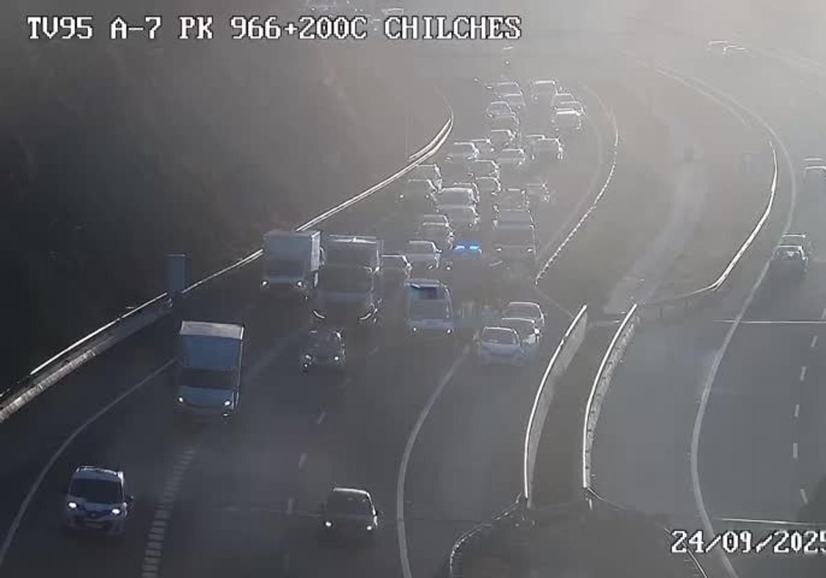 <p><strong>Accidente Múltiple en la A-7 Genera Retenciones de Hasta Ocho Kilómetros entre Rincón de la Victoria y Chilches</strong></p>