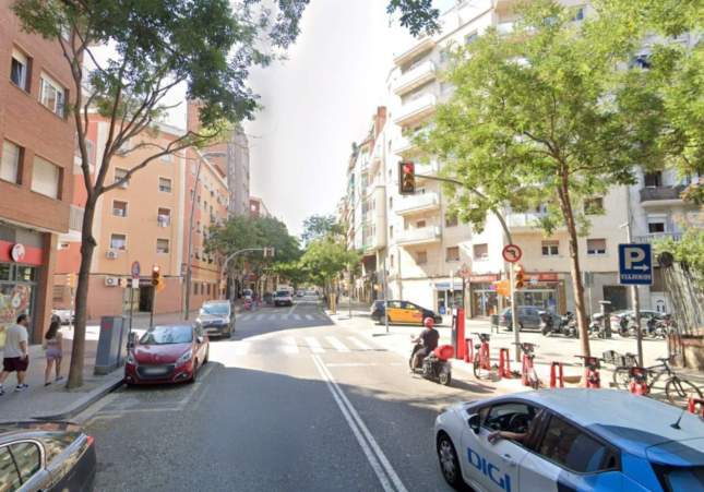 Anciano de 80 años cae en estafa del falso mecánico en Barcelona