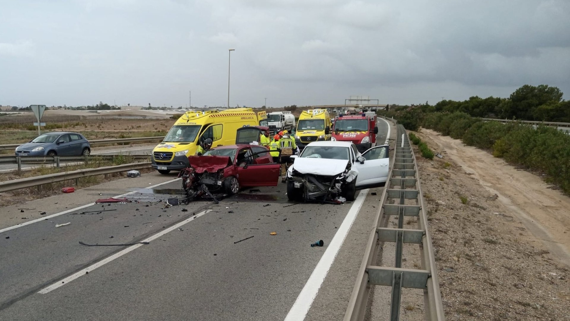 Herido grave un hombre tras el choque de dos turismos en San Pedro del Pinatar