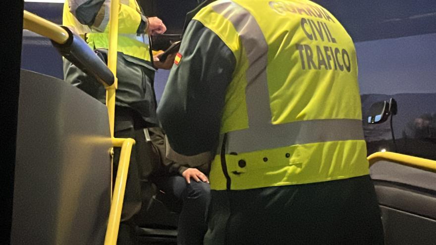 Conductor de autobús escolar triplica tasa de alcohol permitida en Valencia de Alcántara