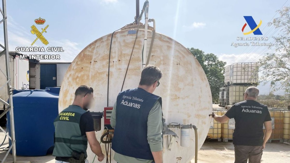 Desmantelan organización criminal que introducía carburante adulterado en gasolineras de bajo coste