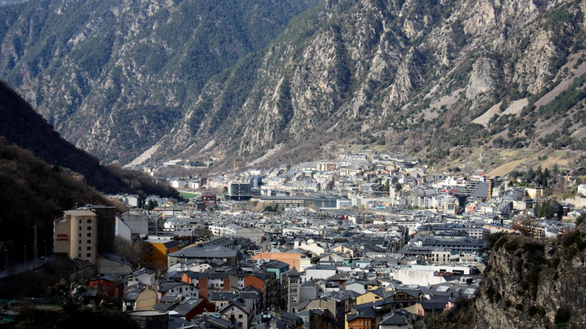 Detenido un hombre de 48 años de Tarragona después de agredir su pareja en la cafetería de un hotel de Andorra