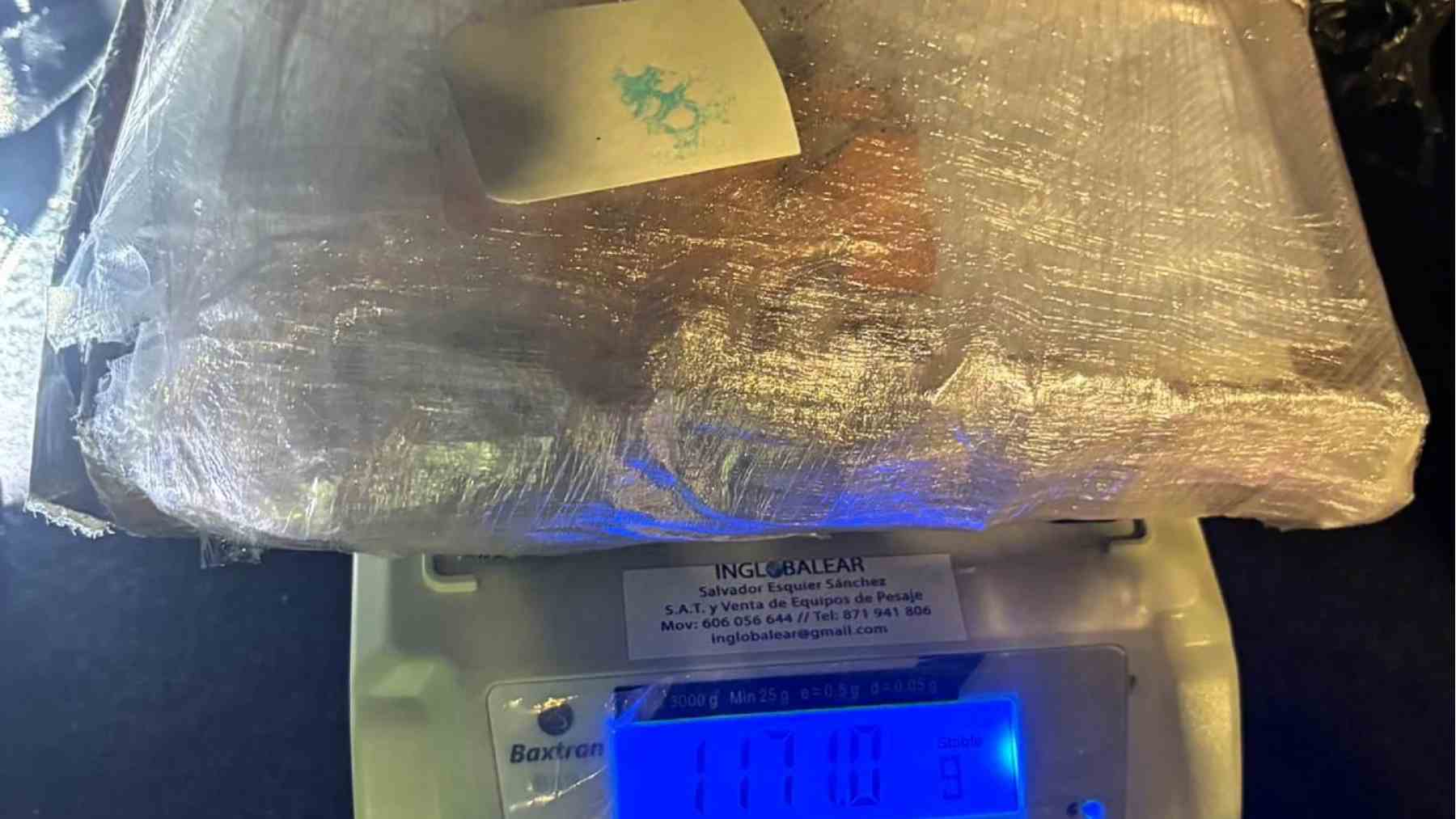 Sorprenden a un hombre con más de un kilo de cocaína oculto en su vehículo en el puerto de Alcúdia