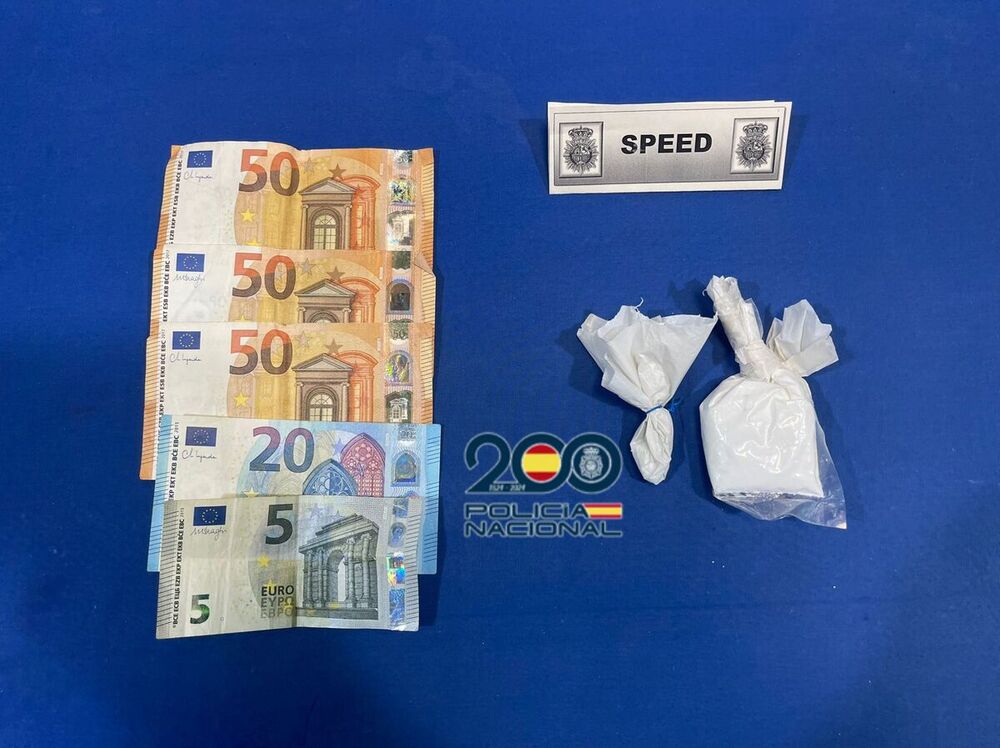 Discute en la calle y es detenido por llevar 2.000€ en drogas