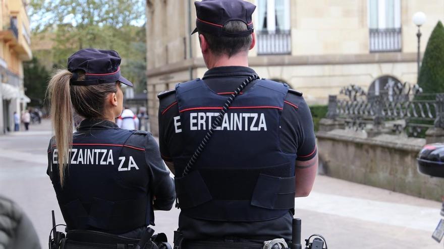 Detenido un hombre en Hondarribia por robar en un coche con la ayuda de un agente fuera de servicio