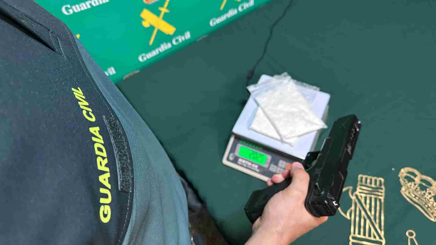 Se pusieron nerviosos y... la sorpresa que encontró la Guardia Civil en una furgoneta en Navarra