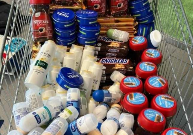 Carro compra productes robats supermercat castelldefels