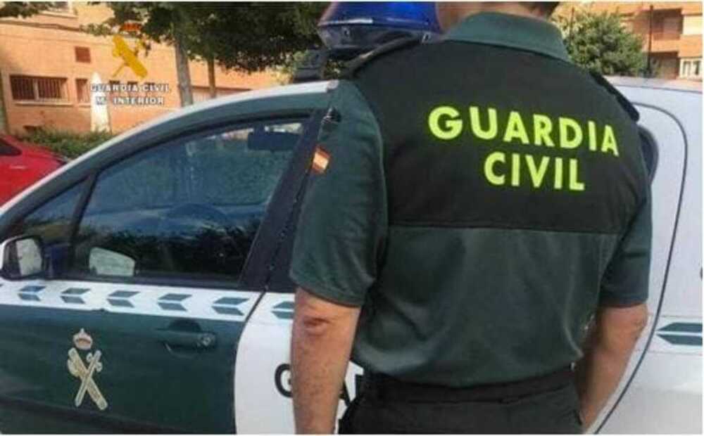 Detenido al quedarse dinero que unos padres mandaban a un hijo