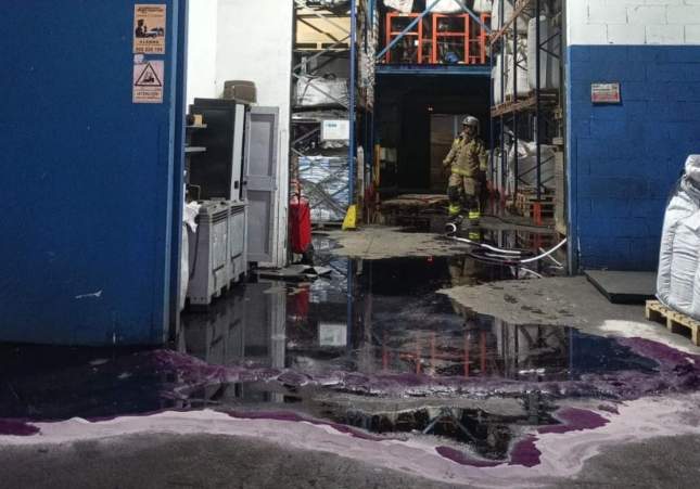 Explosión en empresa de productos químicos en Gavà deja dos heridos