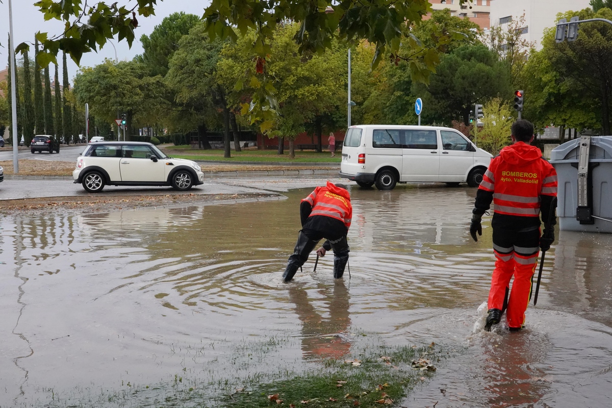 La tormenta provoca cortes de calles y varias inundaciones