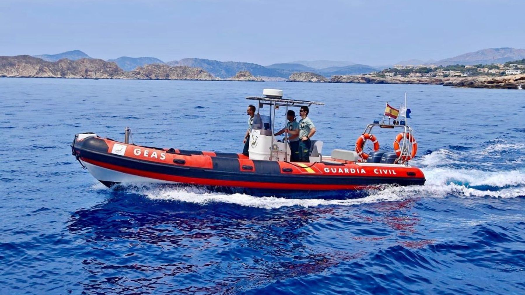 Hallan un cadáver flotando en aguas de la bahía de Alcúdia, en Mallorca