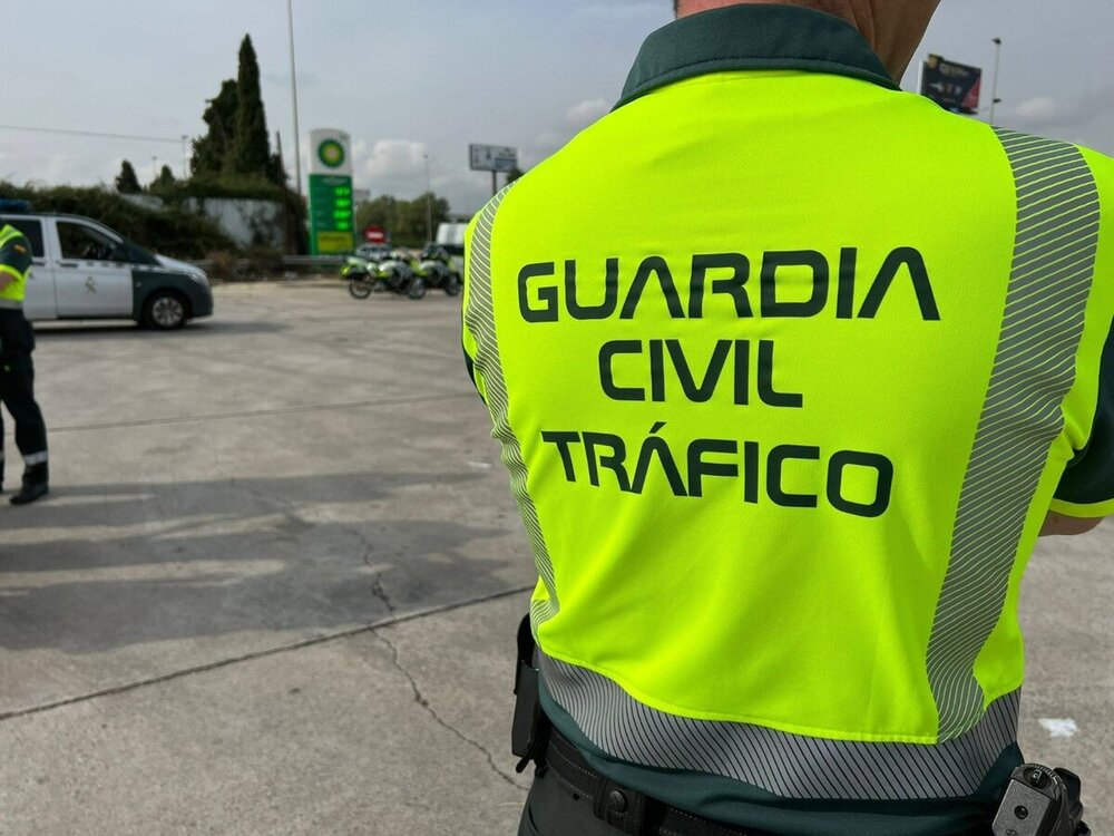 Investigan a un menor por conducir un vehículo por Laguna