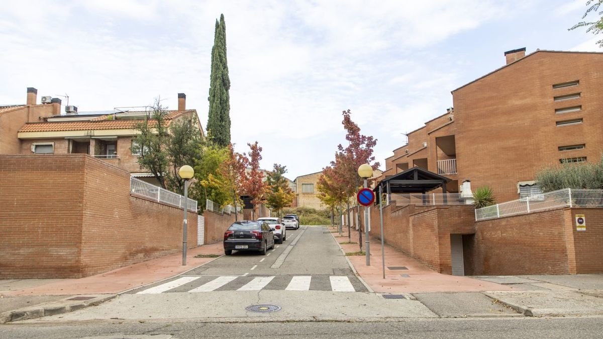 Investigan robo en casa de Vila Montcada mientras los dueños estaban dentro