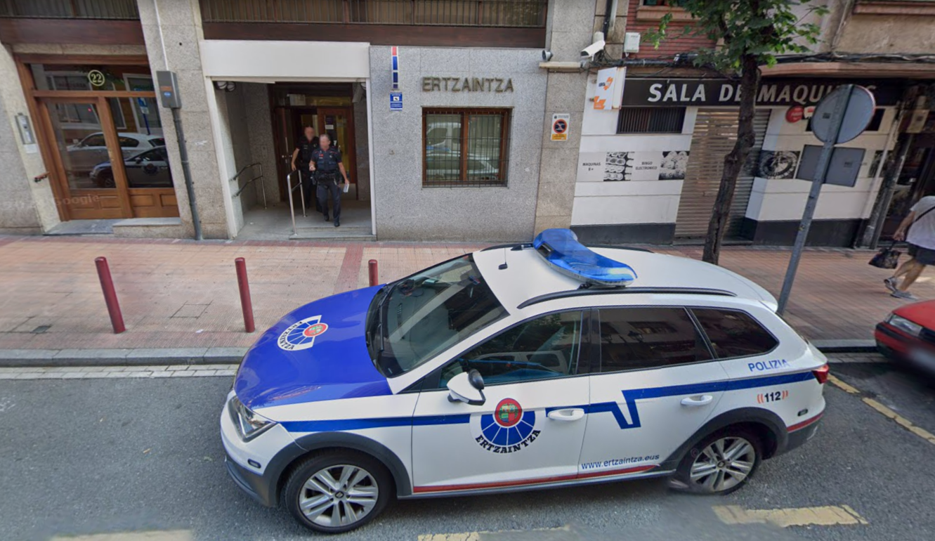 Cuatro personas detenidas en Barakaldo por robar en una empresa textil