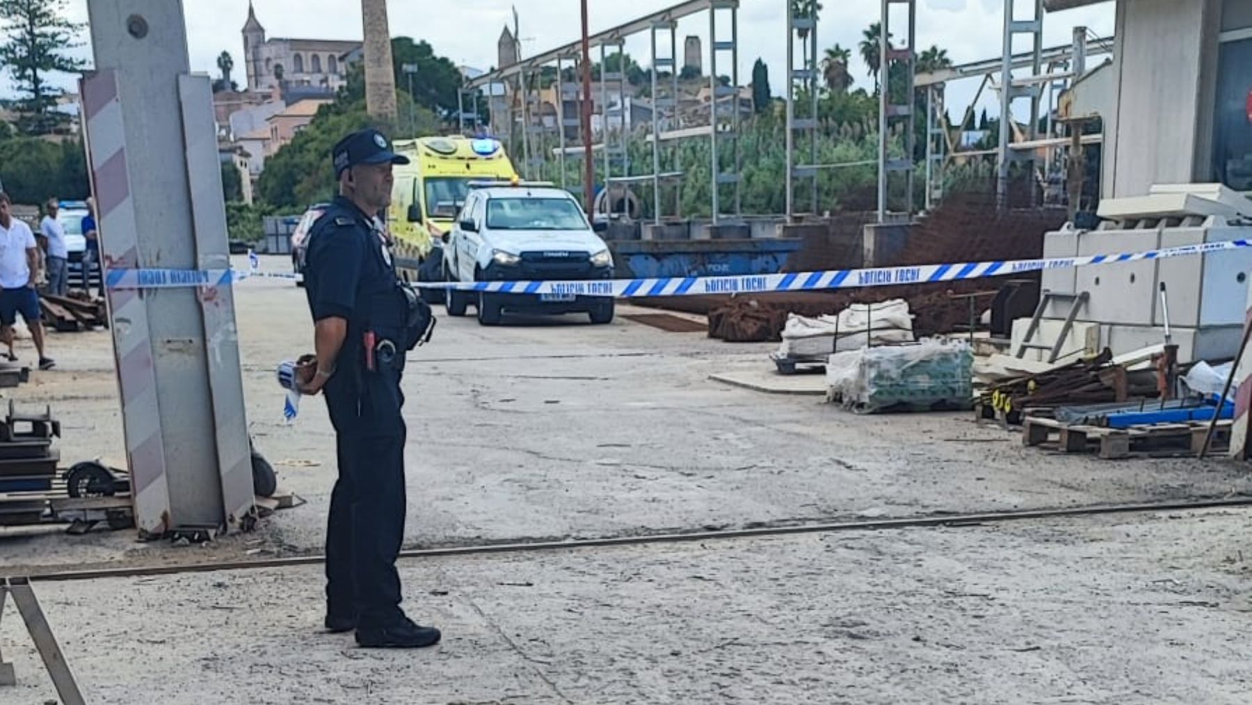 Muere aplastado un trabajador al caerle encima una plataforma de hormigón en Mallorca