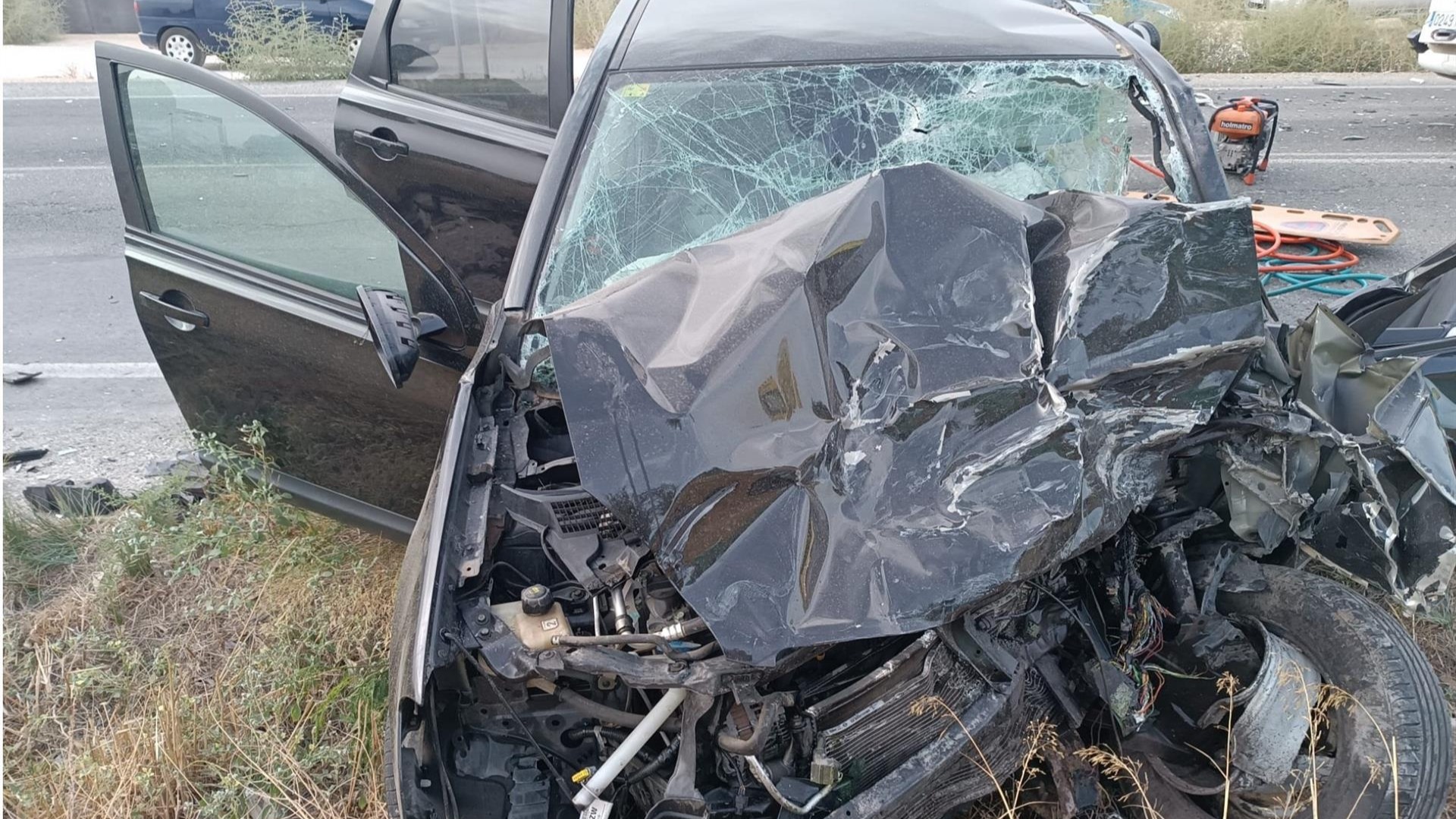 Fallece un hombre tras chocar un coche y un camión en la RM-F14, a la altura de Torre Pacheco