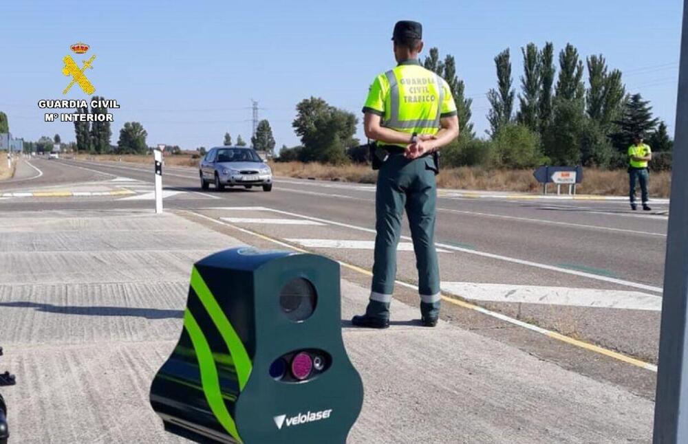 Investigado un conductor en Palencia por circular a 187 km/h