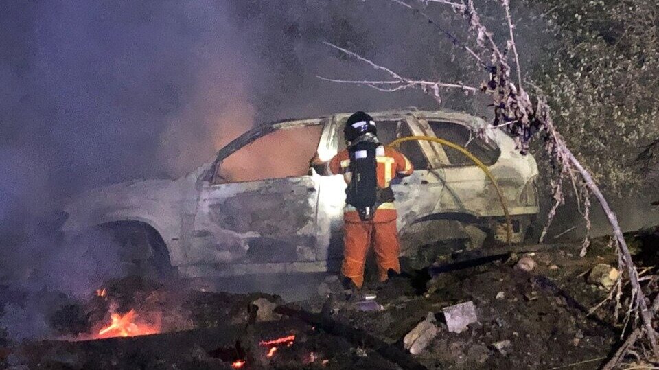 Imágenes: Así quedó un vehículo en la aldea de El Rocío tras un incendio