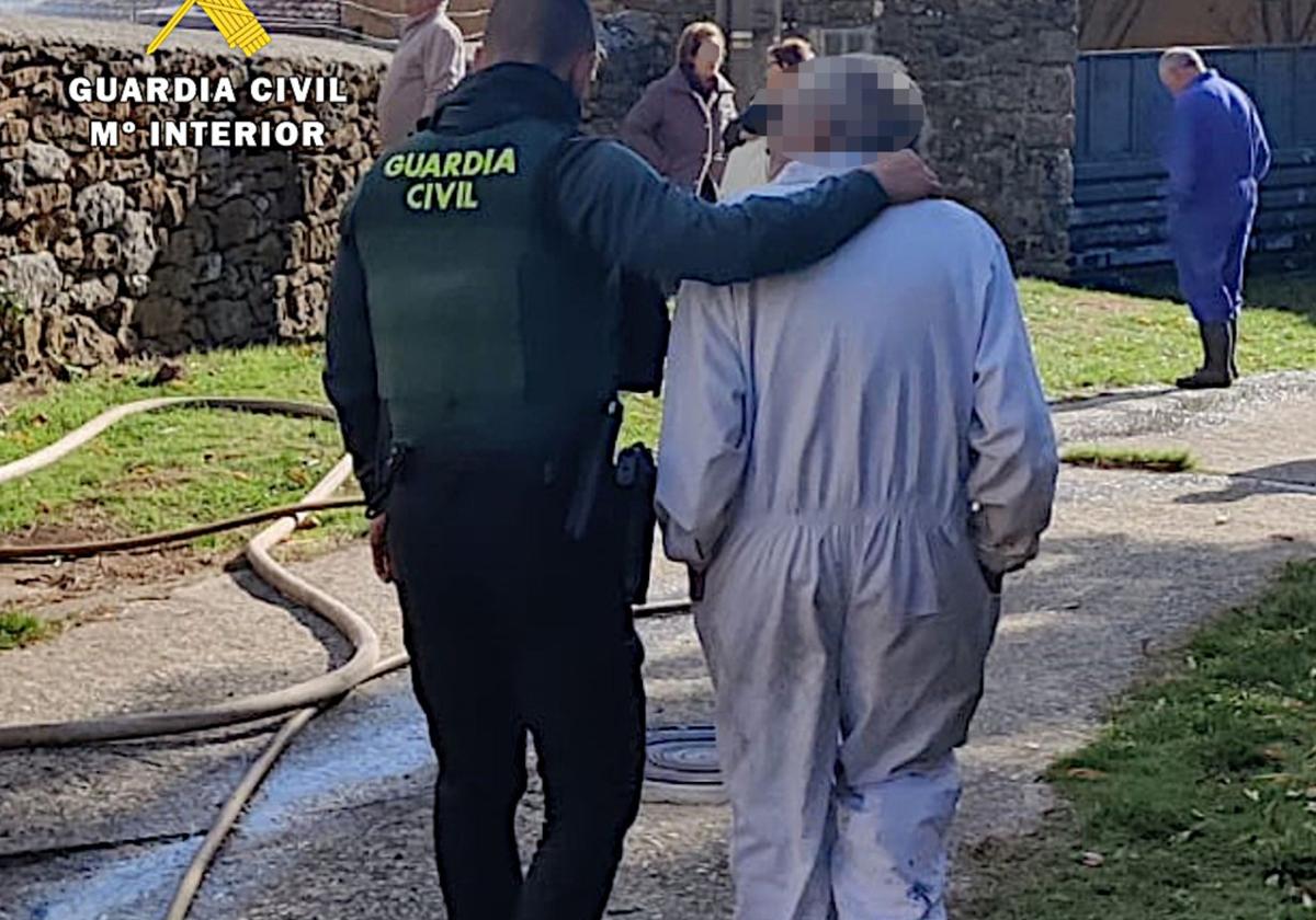 Rescatado y evacuado de su casa en llamas un vecino de un pueblo de Burgos