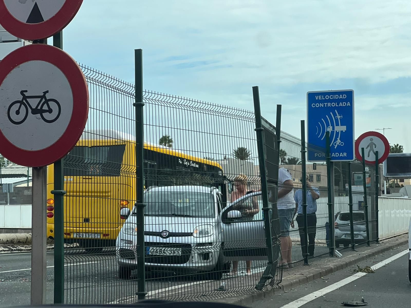 Un accidente en la GC-1 sentido sur a la altura de la Base Naval provoca un atasco en Las Palmas de Gran Canaria