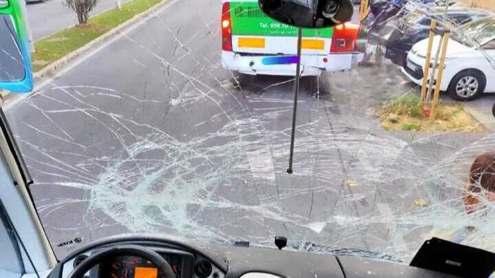 Susto esta mañana al chocar dos autobuses escolares en Huelva