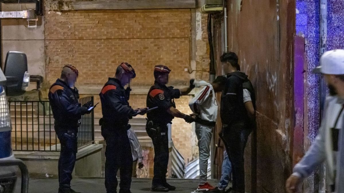 Los Mossos registran un incidente al día con armas blancas en las comarcas de Lleida