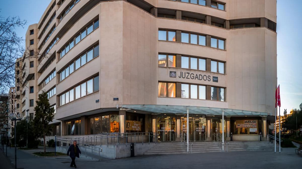 Brutal agresión a funcionarios de prisiones en los calabozos de Plaza de Castilla: denuncian falta de seguridad y medios