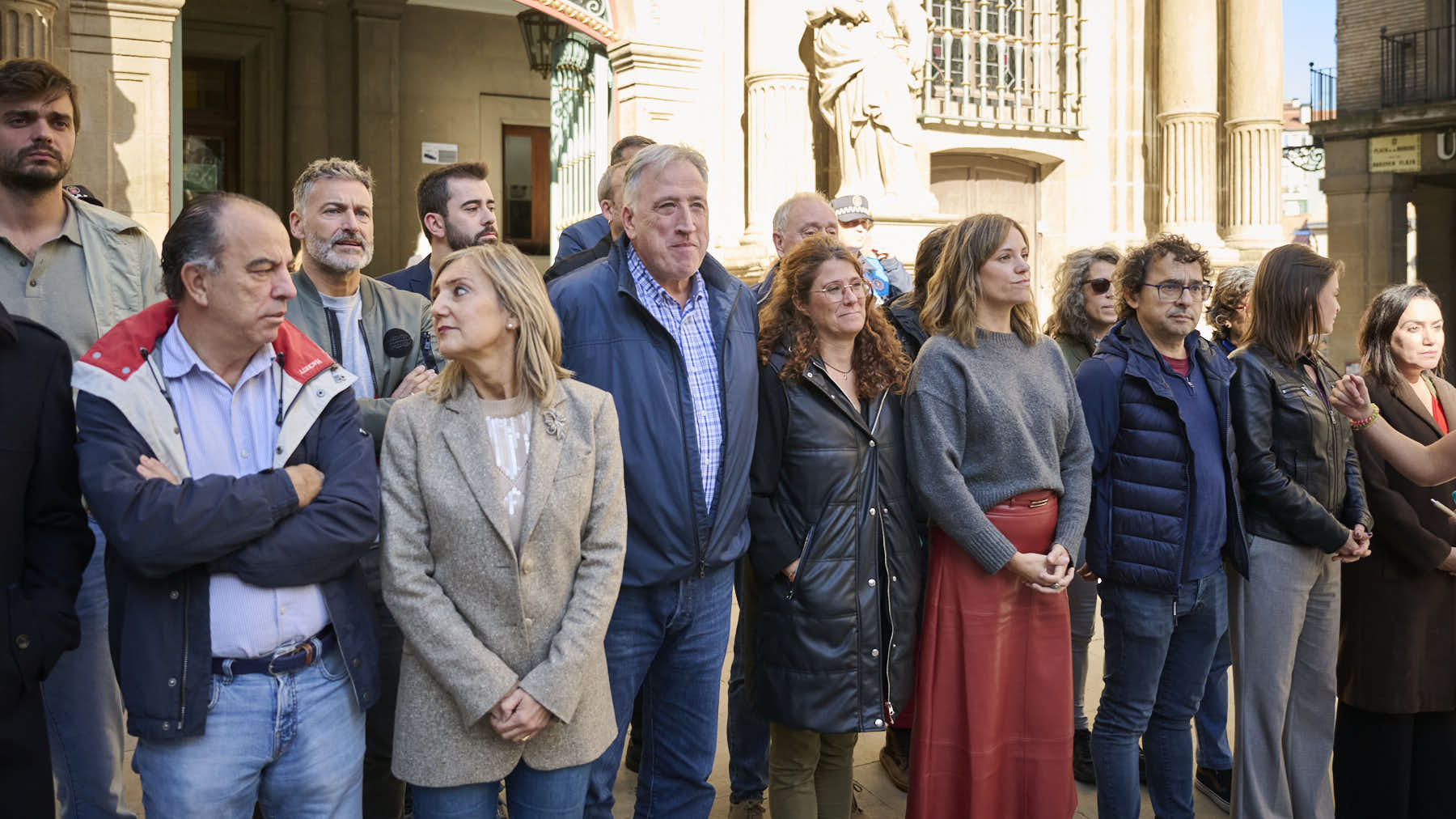 Pamplona rechaza en silencio la violación grupal de la Media Luna: los detenidos pasan a disposición judicial