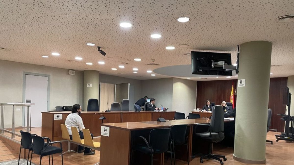 Confirmada condena de cinco años y medio de prisión por abuso sexual a hija menor de edad