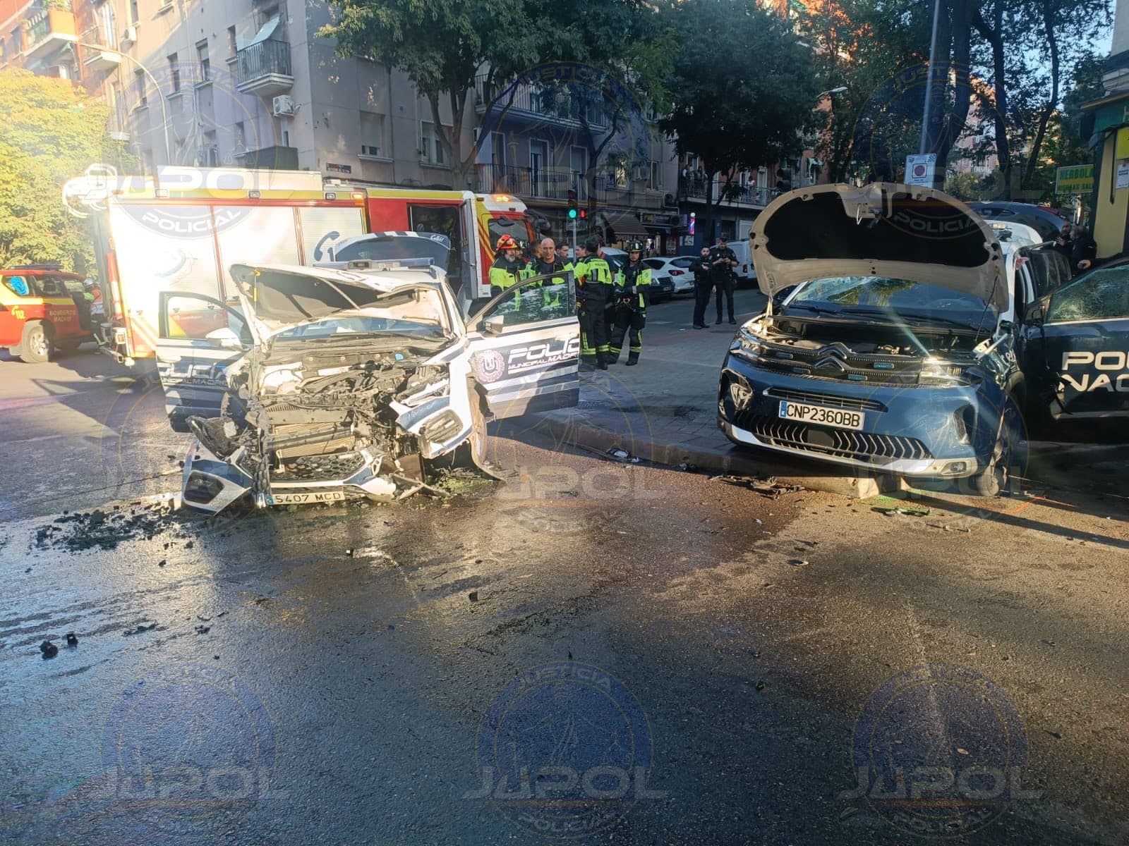 Cuatro agentes resultan heridos en choque de vehículos policiales en Ciudad Lineal, Madrid