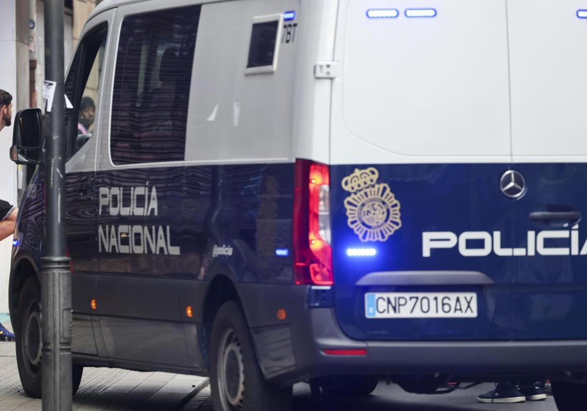 Desarticulado punto de venta de drogas en Jinámar: incautados 43 gramos de cocaína, 13 gramos de crack y más de 5.000 euros en efectivo