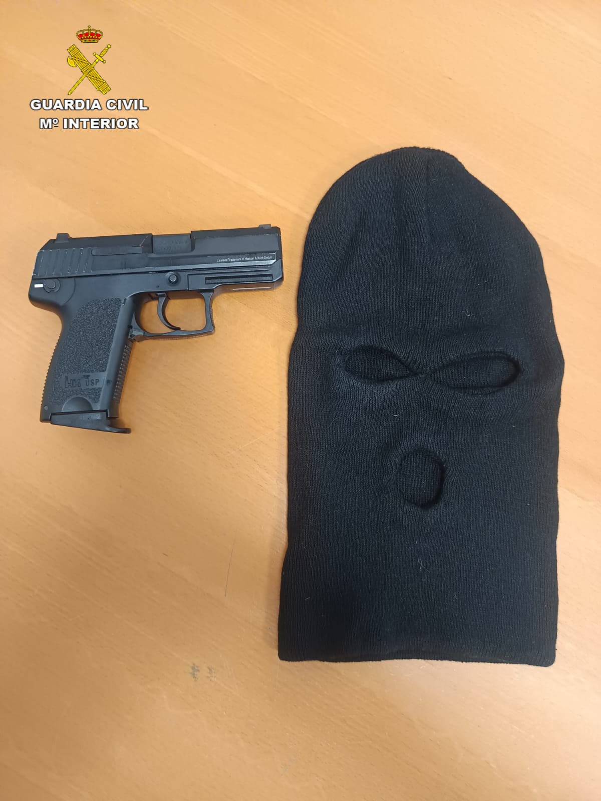 Con capucha para robar en Azuqueca